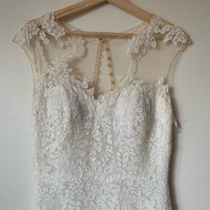 NEVER WORN wedding dress
